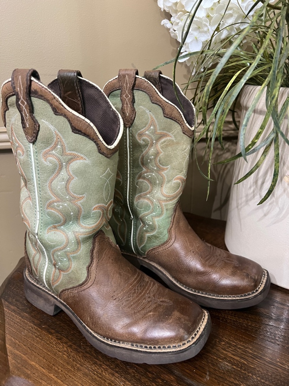 Women Justin Brown Leather & Sage Green Western Cowboy Boots Size 8B